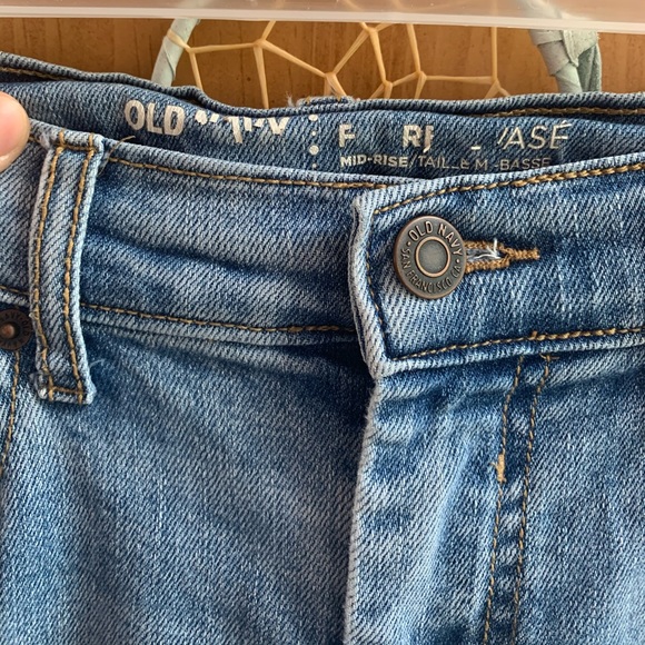 Old Navy Light Wash Trendy Distressed Flare Jeans - Picture 4 of 5